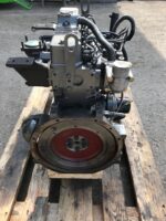 Yanmar 4TNV88 motor – elülső és hátsó nézet