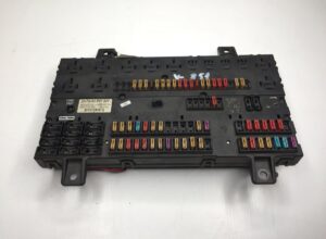 Biztosítéktábla volvo 20476480-p01 24v