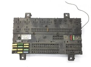 Biztosítéktábla volvo 20568056-p03 24v