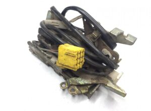 Bal oldali ajtózár mercedes a0007206535 a9017200135 a0007206735 a9017200335 a9737200735 a9437200335 a9017200435 9017200435 9017200135 9737200735