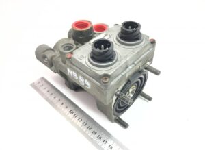 Mercedes főfékszelep – kódok: a0034318606, 0044315605, a0044315605, 0034318606