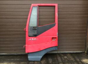 Bal oldali ajtó iveco 14302 piros