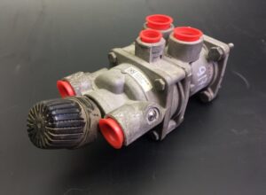 Mercedes főfékszelep a0044316205 / a0044314905