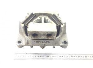 Bal első motor tartó mercedes cod 1642506