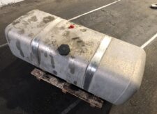 Üzemanyagtartály Mercedes-Benz teherautóhoz