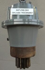 Fordulatszámcsökkentő sat 250/201 – cikkszám: 944306003 liebherr a912, a922, ep912, p912, r912, r922 gépekhez