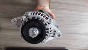 Generátor 32a68-16501 mitsubishi s4q2 motorhoz
