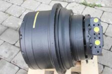 Végáttétel hidromotorral Doosan 220-hoz