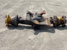 Tengely Volvo L110H homlokrakodóhoz
