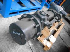 Teljes Carraro 857495 tengely O&K MH City kotrógéphez