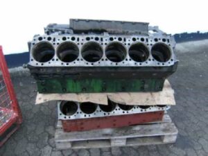 Használt v12 motorblokk lapáttal