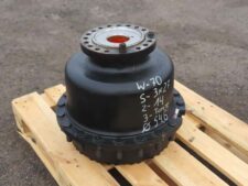 Első homlokrakodó agy W-70, S-3×27, Z-14, 3 fog, Ø 546