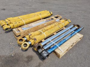 Használt hidraulikus henger caterpillar 330 kotrógéphez