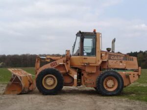 Case 621 homlokrakodó – alkatrészek