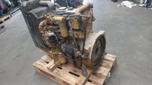 Caterpillar 3054c motor – ferde nézet a kanalról