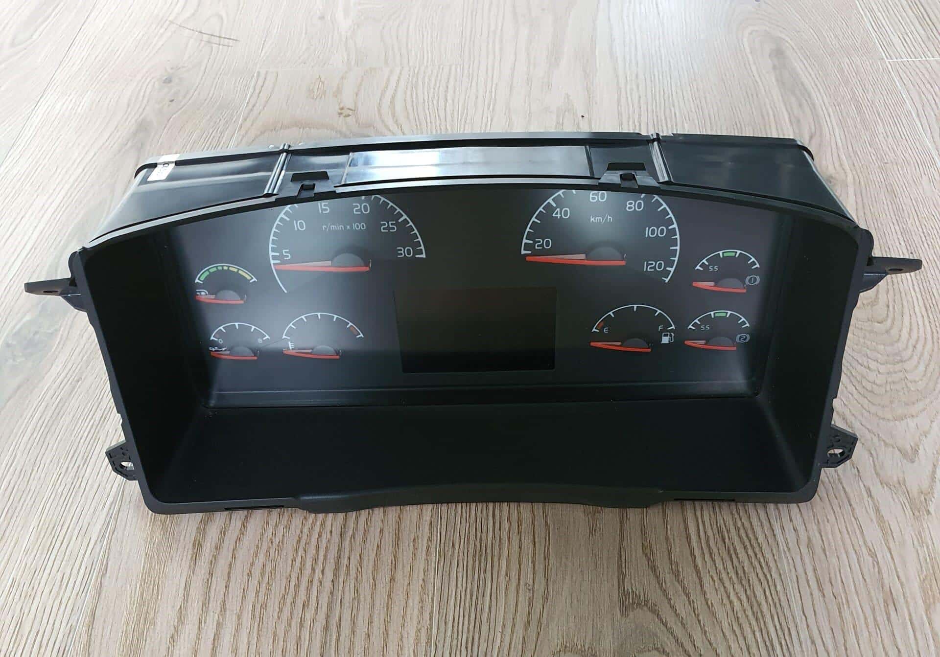 Műszerfal órák Volvo FH13-hoz, cikkszám 20739270U