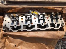 Caterpillar 3408 motor hengerfej – Elölnézet, csomagolásban