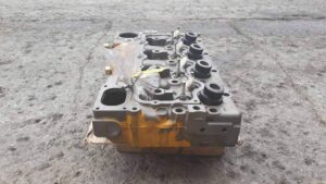 Caterpillar motor hengerfej 4 dugattyús használt