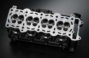Hengerfej komatsu motorokhoz sa4d102e, s6d102e, 6d95l, saa6d114e, 4d120 modellekhez