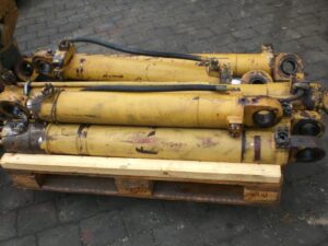 Zeppelin zm13 hidraulikus munkahenger kotrógéphez – használt