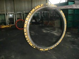 Forgókorona caterpillar 318d kotrógéphez