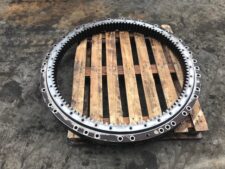 Forgókorona Caterpillar 320BL kotrógéphez
