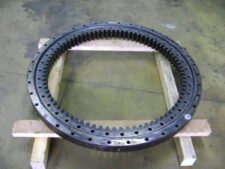 Forgókorona Hitachi EX165, EX215, EX220, ZX210, ZX250, ZX280, ZX350 kotrógépekhez