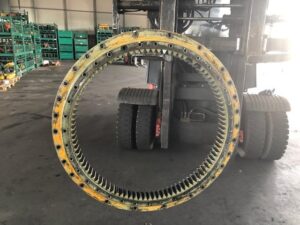 Liebherr r932 forgókoszorú kotrógéphez
