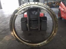 Forgókorona Caterpillar 320L kotrógéphez – Alkatrész