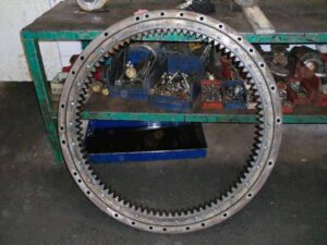 Forgókorona caterpillar 304, 312, 345b kotrógépekhez