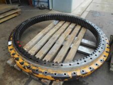 Forgókorona Liebherr R921 kotrógéphez