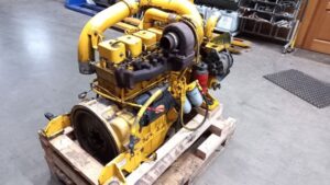 Használt cummins 6bt5. 9-c motor raklapon