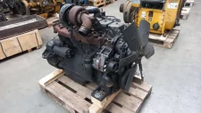 Használt Cummins 6T motor raklapon