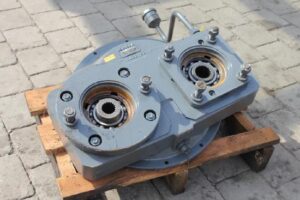 Csatlakozó hidraulikaszivattyú motor liebherr l574