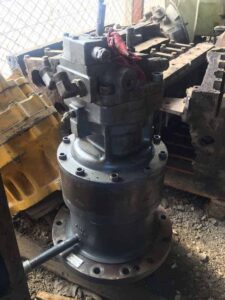 Hidraulikus reduktor new holland e215, e195, e175 kotrógépekhez
