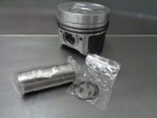 Dugattyúmotor Kubota D950 tartozékokkal (csap és gyűrűk)