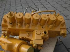 Liebherr 902 Litronic kotrógép hidraulikus elosztó