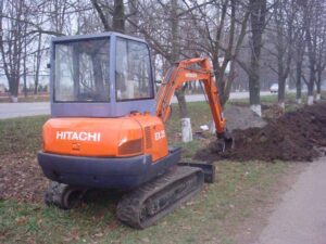 Hitachi ex35 minikotró alkatrészek – eladó