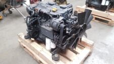 Deutz TD2012L042V motor fa raklapon raktárban