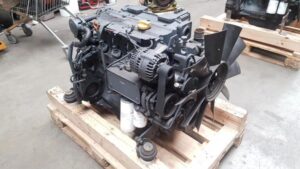 Deutz td2012l042v motor fa raklapon raktárban