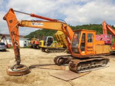 Hitachi UH045 kotrógép bontásra