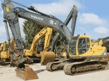 Volvo EC240 kotrógép bontása