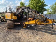 JCB JS145 2018-as kotrógép bontott alkatrészei
