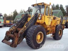Volvo L90 homlokrakodó alkatrészek – Teljes bontás