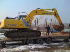 Bontott New Holland E195 kotrógép alkatrész