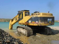 Caterpillar 350L kotrógép bontása