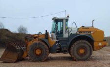 Liebherr L574 homlokrakodó bontása