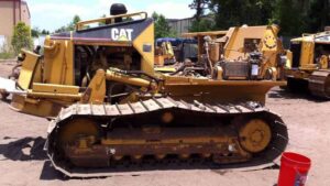 Caterpillar buldózerek bontása – alkatrészek és komponensek