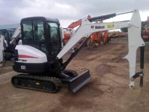 Bobcat e32 minikotró bontott alkatrészek