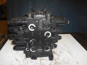 Kawasaki hidraulikus elosztó new holland e135sr-hez